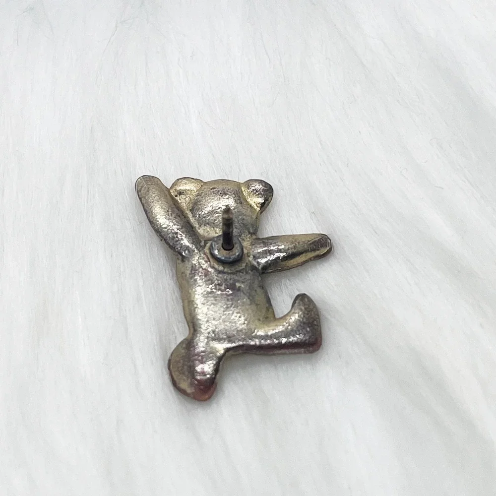 🔮 5/$25 Vintage Teddy Bear Heart Pin‎